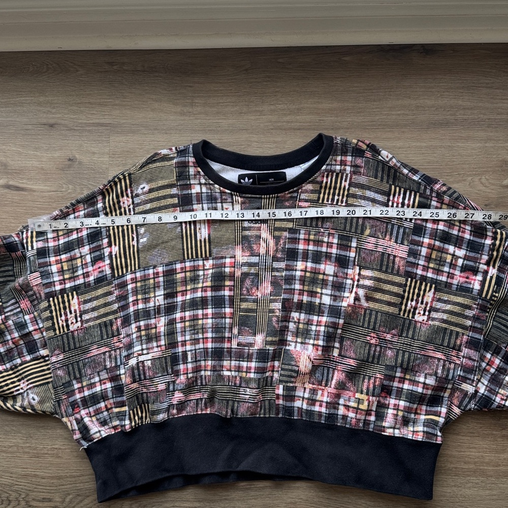 adidas Originals x HER Studio London
Plaid Patchwork Cropped Sweatshirt Size Lg - Picture 12 of 12